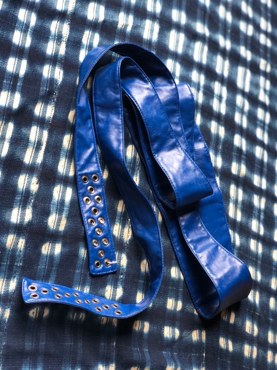 1980's Cobalt Blue Leather Tie Belt / Vintage Lea… - image 3