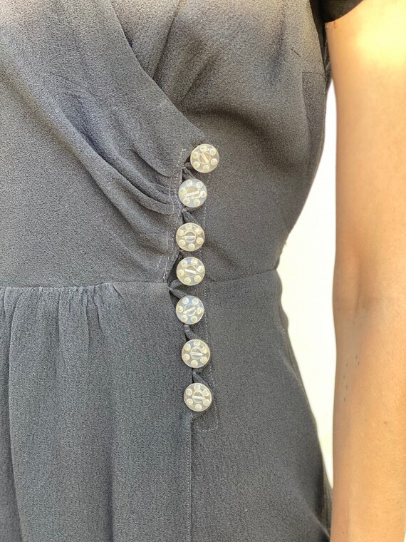 40s Crepe Dress / Gorgeous Floral Lucite Button a… - image 5