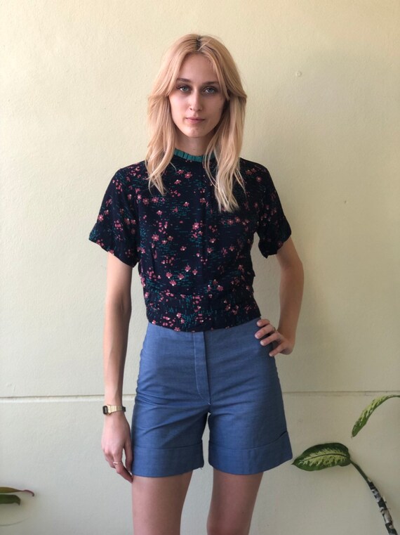 1940s Rayon Crop Top / Floral Blouse /Beautifully