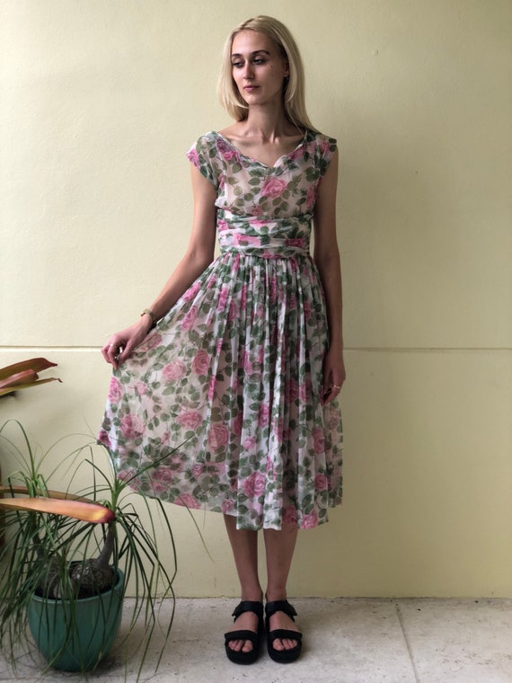 1950's Dress / Floral Rose Print Nylon Dress / Se… - image 2