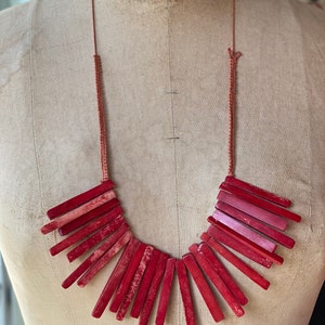 Vintage 70's Fan Necklace / Pinkish Red Neck Piece / Statement Necklace / 1970's Resort Vacation Necklace image 4