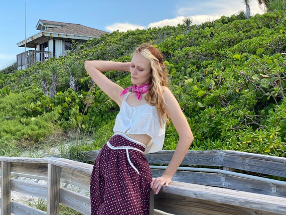 Antique Crop Top / White Crochet Neckline / Cropp… - image 6