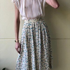 1950's Skirt / Novelty Vase Midi Skirt / Novelty Print Summertime Skirt / Picnic Skirt / Garden Party Skirt / Retro Print Skirt image 9