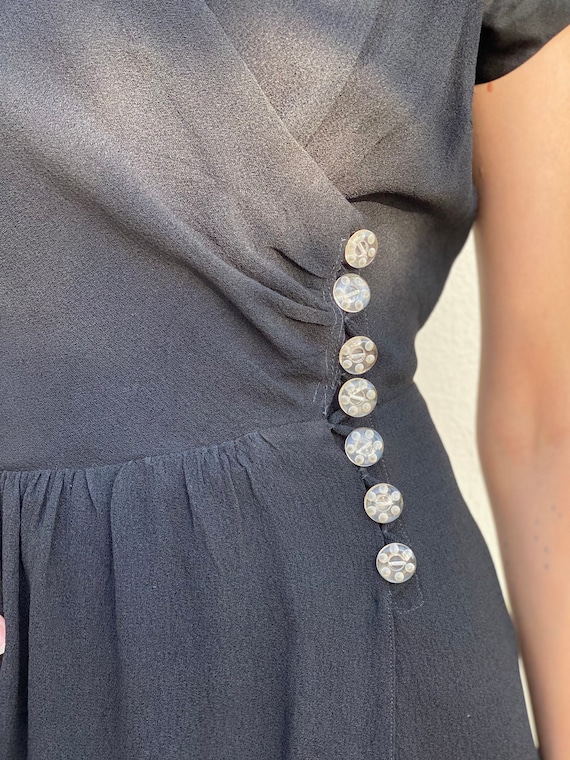 40s Crepe Dress / Gorgeous Floral Lucite Button a… - image 2
