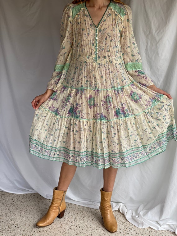 1970's Indian Cotton Dress / Tissue Thin Floral P… - image 5