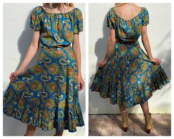 1950s Dress Set / Printed Full Skirt and Blouse S… - image 1