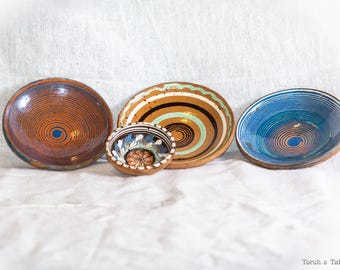 Vintage Horezu Pottery Plate Set – Romanian Folk Art Ceramics by Mischiu Stefan – Handcrafted Terracotta Decorative Dishes