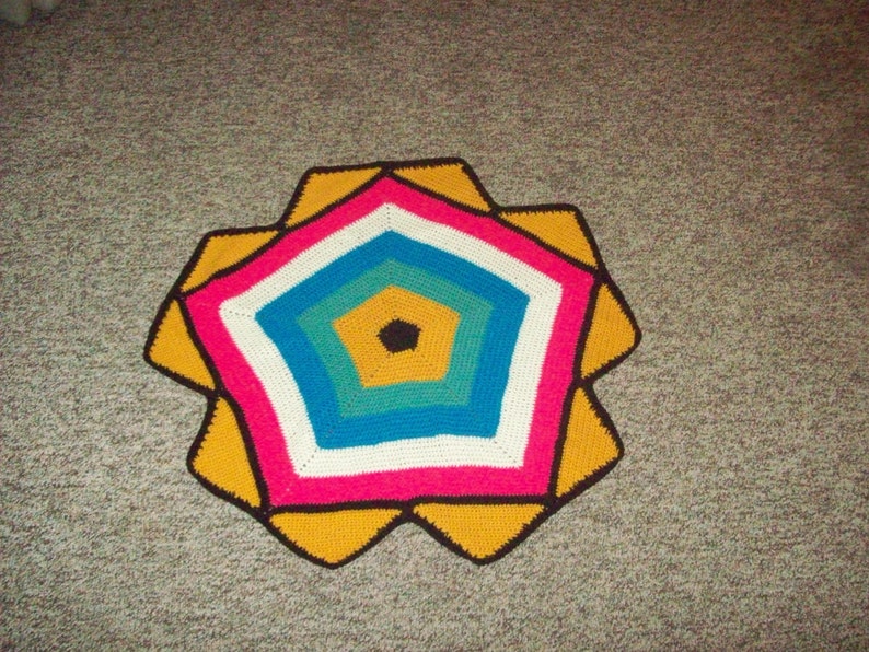 Pentagon Crochet Afghan, Small Geometric Throw, Multi Colored Rainbow Blanket afbeelding 8