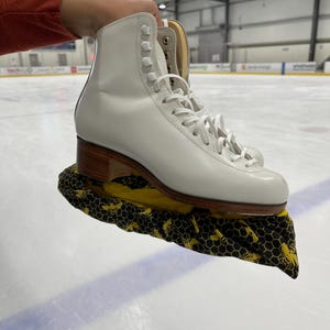 Adult Ice Skate and Hockey Skate Blade Soakers - Black and Yellow Honey Bee