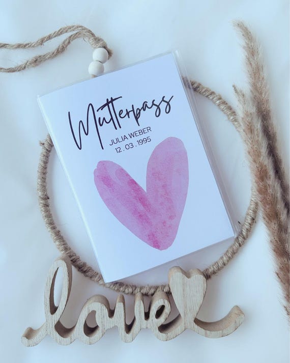 Mutterpasshülle personalisiert - Geschenkidee zur Schwangerschaft - Mutterpass Hülle inkl. Zusatzfach - Red heart