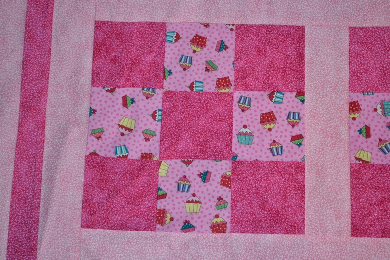 Cupcake Baby Quilt image 3