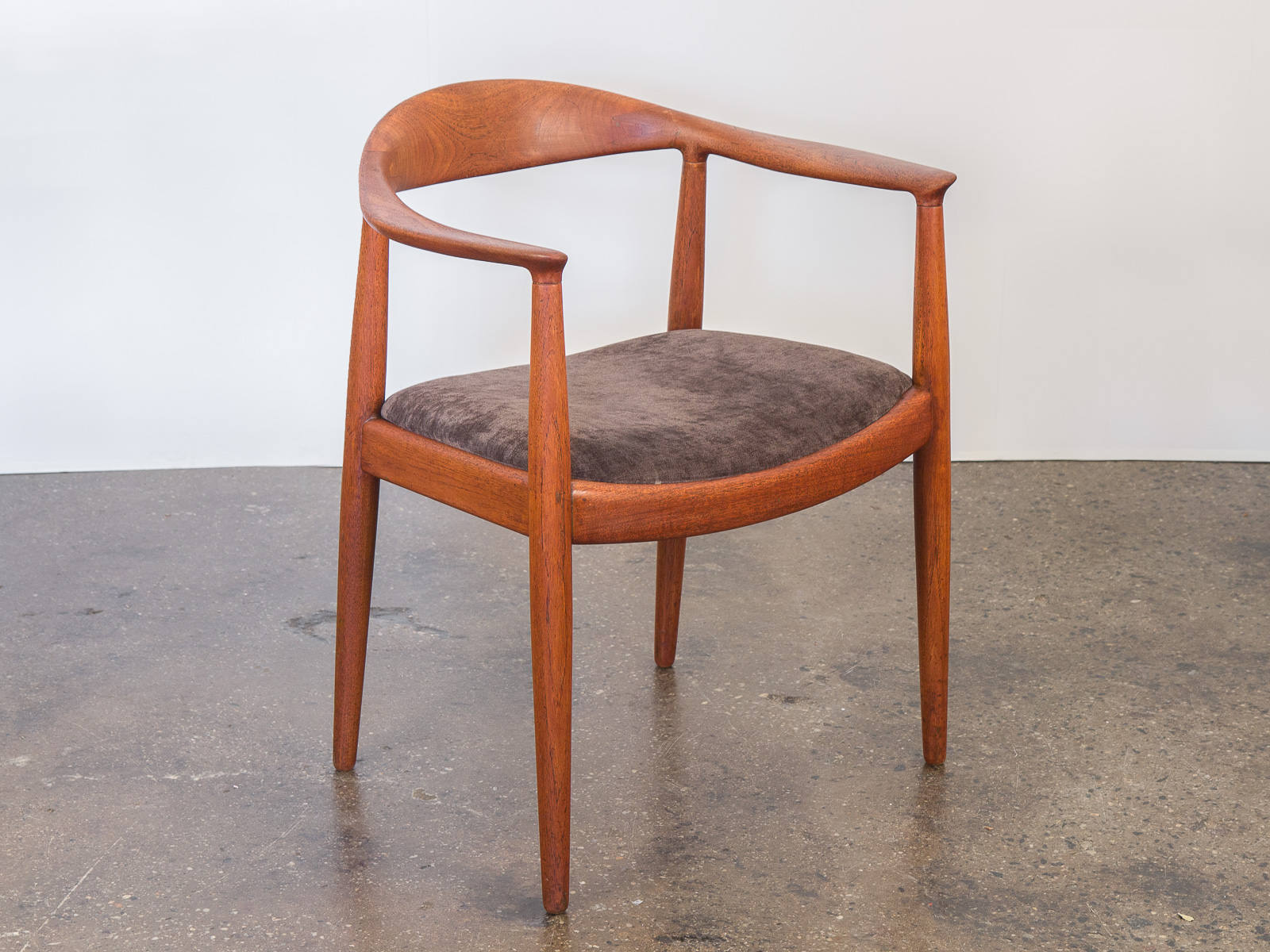 Danish round chair deals
