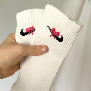 Nike crew coquette bow embroidery socks