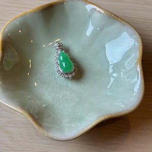 18K Gold Imperial Green Jadeite Pendant Necklace: Burmese Type A Jade & Diamond