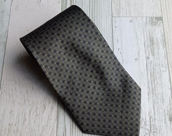 Corbata de seda vintage de Giani Feroti – Diseño geométrico verde clásico – Corbata de lujo para hombre – Hecha a mano en Italia – Un regalo elegante