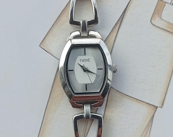 Vintage Next Women’s Silver Bracelet Watch – Elegant Ladies Wristwatch with Unique Chain Design, Classic Analog Timepiece