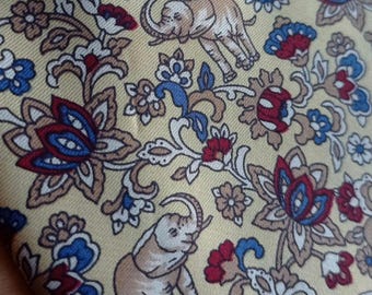 Vintage Jonelle-zijden stropdas • Gemaakt in Italië • Stropdas met olifanten- en bloemenprint • 100 zijde • Gele achtergrond • Italiaans designeraccessoire