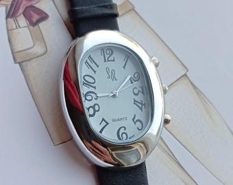 Vintage Oval Quartz Watch – Unisex Chrome Case Black Strap Retro Wristwatch, Elegant Everyday Accessory
