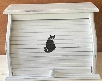 Caja de pan blanca con gato en acabado negro ligeramente desgastado, se puede personalizar