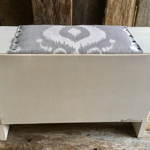 Bed steps white farmhouse distressed finish with gray fabric for pets or people customizable image 7