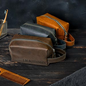 Personalisierte Herren Leder Kulturtasche Groomsmen Geschenke, Dopp Kit Herren Leder Accessoire, Jahrestagsgeschenk für ihn Valentinstagsgeschenk für ihn
