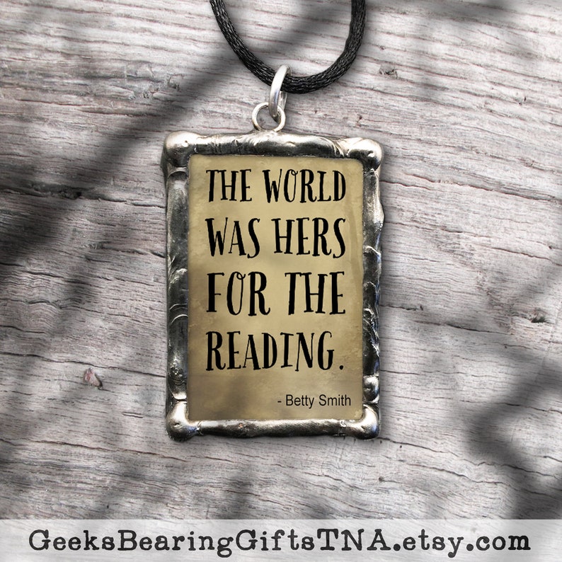 Pendant with vintage Victorian artwork and inspiring quote about reading image 2