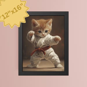 Karate Kätzchen Wandkunst | Niedlicher Kampfkunst-Katzendruck | Entzückende Karate-Dekor | Skurriles Tier Kunstwerk | Geschenk für Katzenliebhaber & Kämpfer