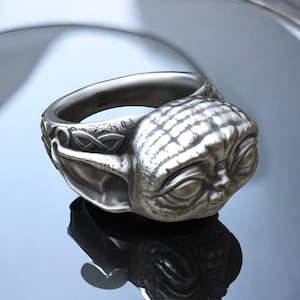 Anillo de cabeza de extraterrestre de plata esterlina hecho a mano: joyería con un toque de ciencia ficción