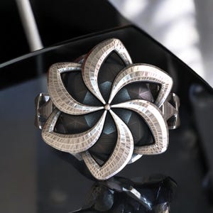 Handmade Sterling Silver Flower Ring: Vintage Floral Bloom Band