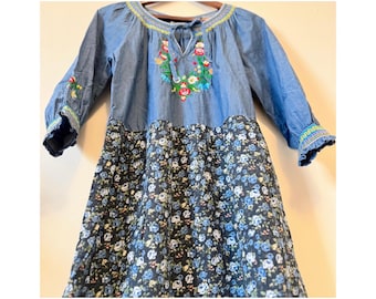 Vestido de mezclilla bordado