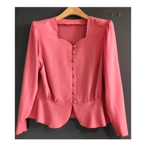 Vintage Schößchen Bluse Knopfleiste Bluse Quadratischer Ausschnitt Langarmshirt Womens Romantische Minimalist Bluse Workwear Elegantes Top Strukturiert