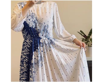 Vestido midi vintage floral azul y blanco