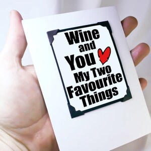 Carte de la Saint-Valentin. Drôle de carte de La Saint-Valentin. Carte du vin et de vous et aimant. Drôle de Saint-Valentin pour les amis. MT002