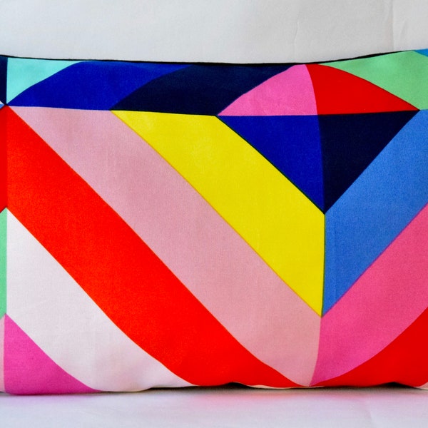 Marimekko decoratieve kussensloop, dubbelzijdig, Marimekko patroon / effen zwart, 12x20 "(30x50cm)