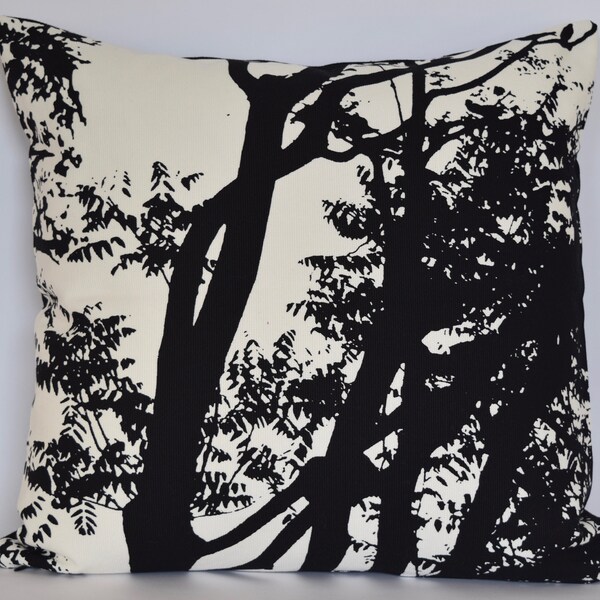 Marimekko Decorative Pillow Cover- Tuuli Pattern- B/W 16"x16" (40x40cm)