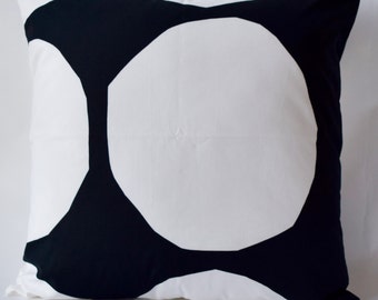 20"x20" Marimekko Pillow Cover- Handmade- Front Side Kivet Pattern -Back Side Solid Black (50x50cm)