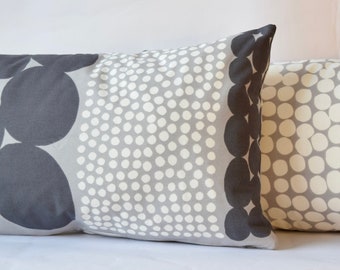 12"x20"  Grey | Light Grey | White | Marimekko Pillow Cover | Handmade | Pattern | Jurmo by Aino-Maija Metsola | (30x50cm)X