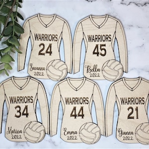 Volleyball Magnet With Name ~ Engraved Volleyball Player Gift ~ Volleyball Gifts ~ Team Gift From Coach ~ Volleyball Magnet For Locker Gift