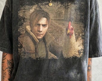 Limited Comfort Colors Resident Evil 4 Leon & Chicken Shirt, Leon S. Kennedy RE4 Graphic Fan T-Shirt, Gift For Women and Man Unisex T-Shirt