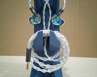 Monolithic Low-Poly IEM Stand - 3D Print