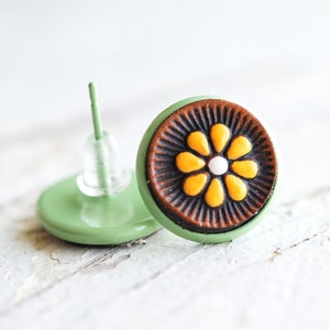 Floral Leather Stud Earrings - Grass Green Posts - Hand painted leather jewlery - Daisy - Pick stain color & accent color