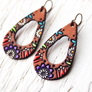Mini Wildflower Leather Teardrop Earrings: Hand-Painted Daisy Tulips