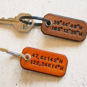Llavero de cuero personalizado con coordenadas GPS, regalo de aniversario imagen 3