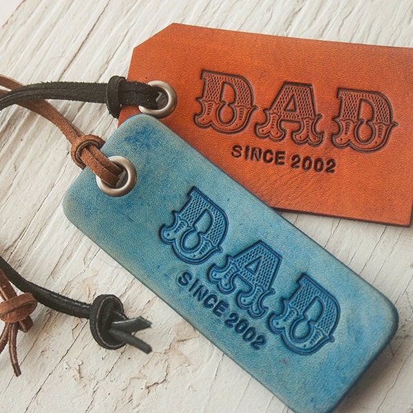 DAD leather keychain or luggage tag - Add date of becoming a Dad - Perfect for Fathers Day - Classic or Modern shape, Pick your stain color