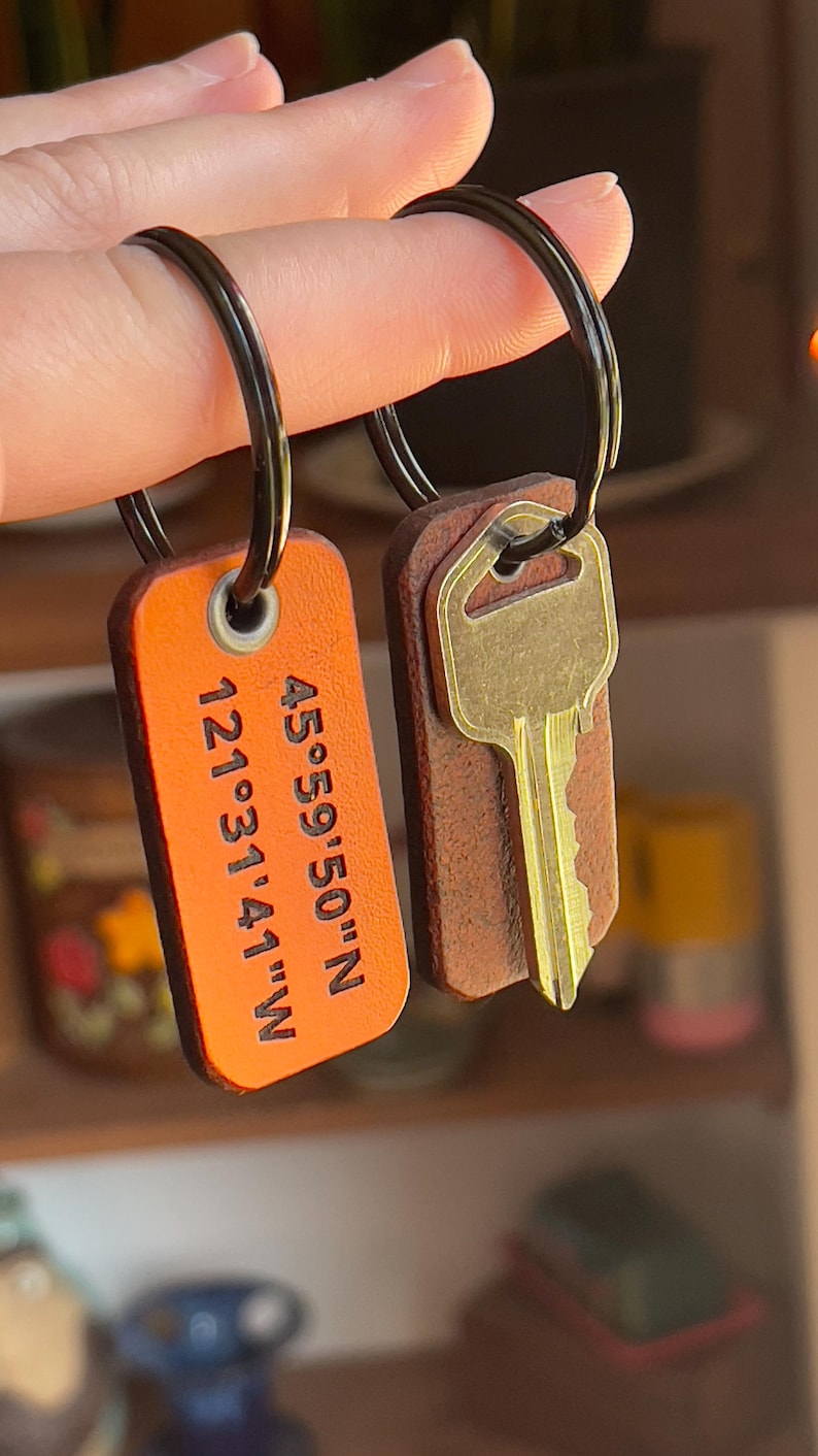 Llavero de cuero personalizado con coordenadas GPS, regalo de aniversario imagen 2