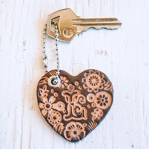 Custom initial leather key fob - natural woodland floral pattern heart bag tag - hand stamped - Your choice of initial and hardware