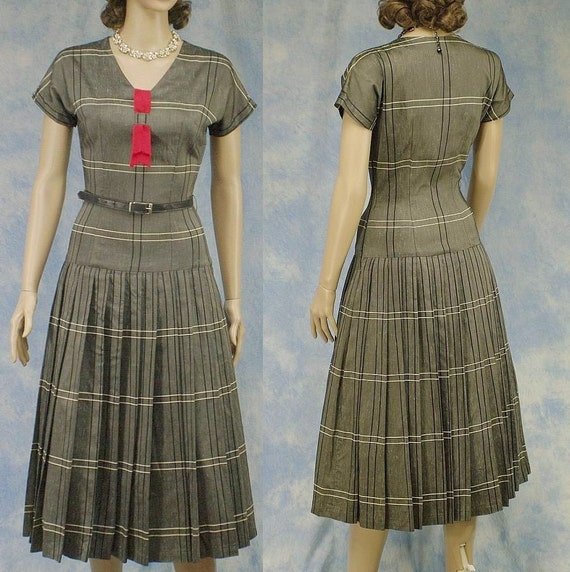 PRICE REDUCED! Vintage 50s Designer Silk Pleated … - image 3