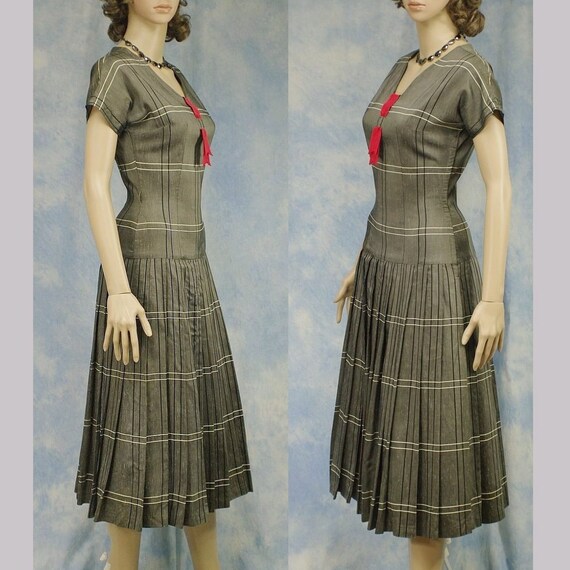 PRICE REDUCED! Vintage 50s Designer Silk Pleated … - image 4