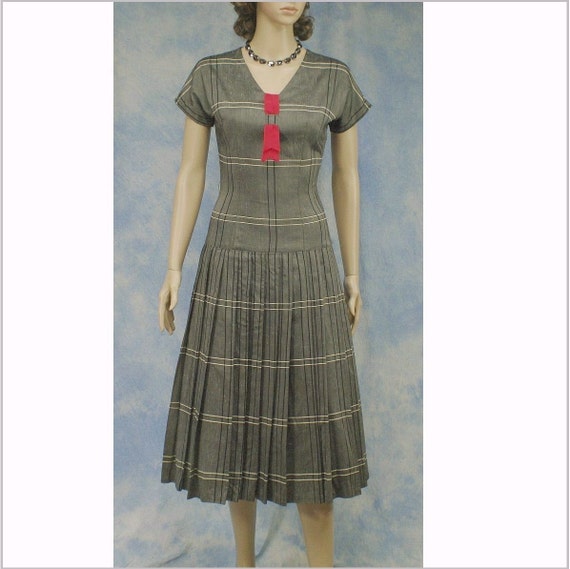 PRICE REDUCED! Vintage 50s Designer Silk Pleated … - image 2