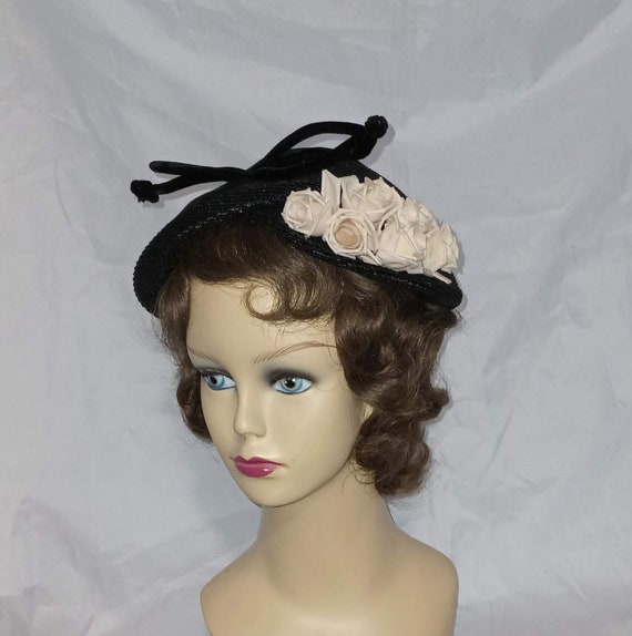 Vintage 1950s Woven Cap Hat with Bow & Roses, Med 